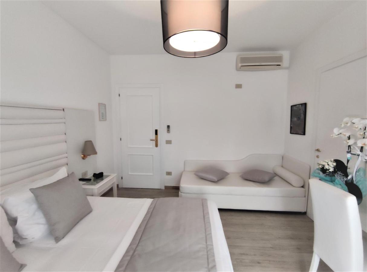 Hotel Rossini 4S Lignano Sabbiadoro Exteriör bild