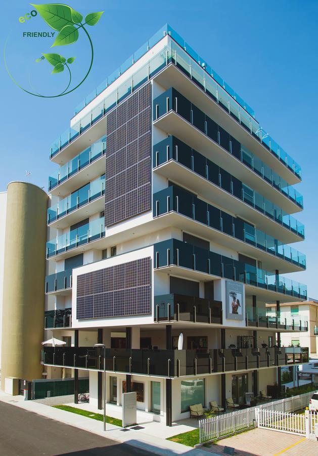 Hotel Rossini 4S Lignano Sabbiadoro Exteriör bild