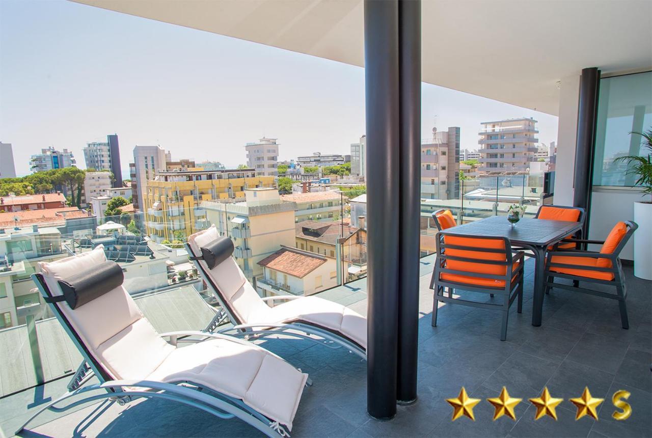 Hotel Rossini 4S Lignano Sabbiadoro Exteriör bild