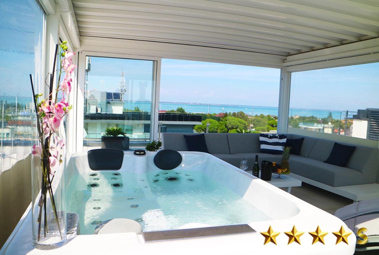 Hotel Rossini 4S Lignano Sabbiadoro Exteriör bild
