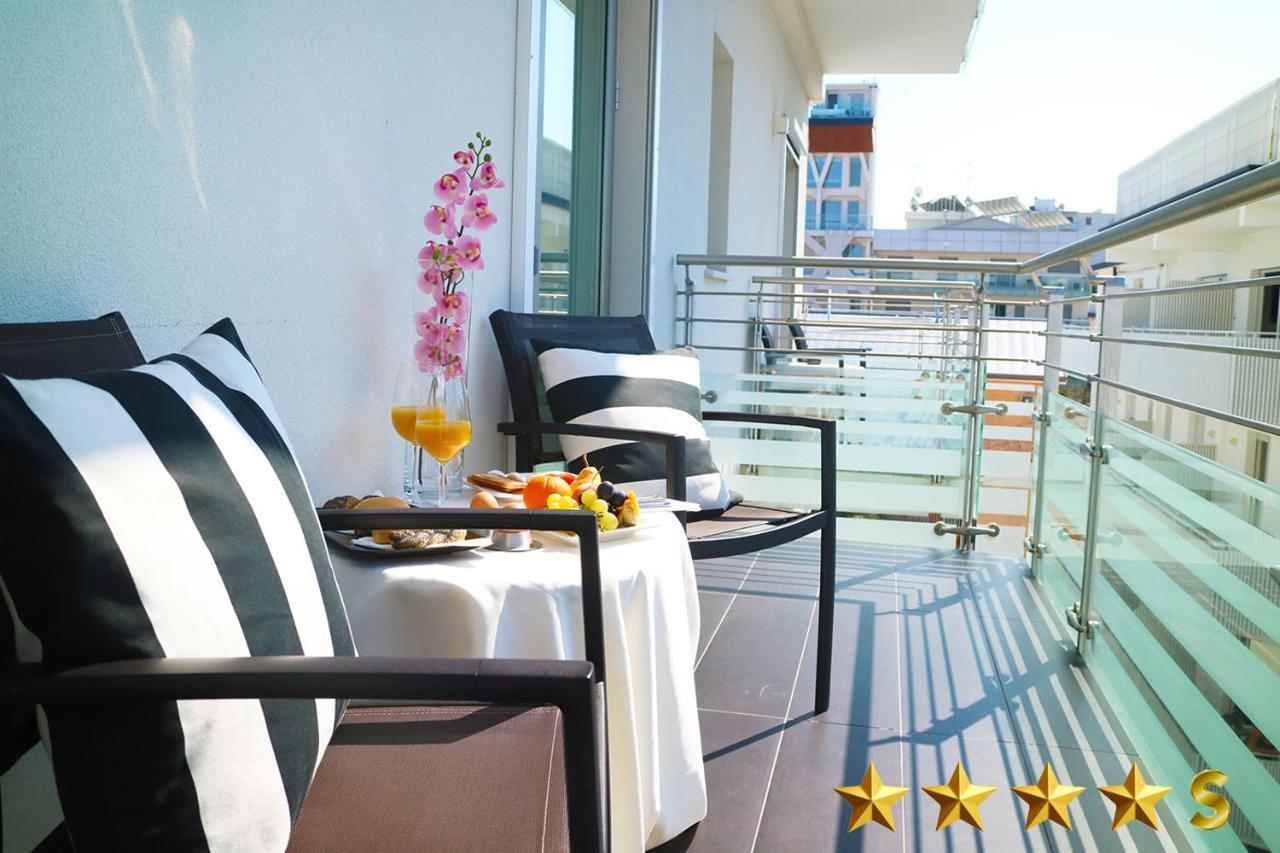 Hotel Rossini 4S Lignano Sabbiadoro Exteriör bild