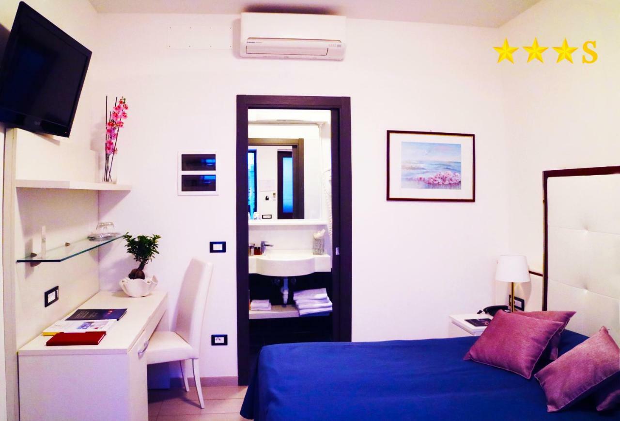 Hotel Rossini 4S Lignano Sabbiadoro Exteriör bild